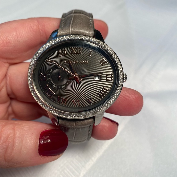 MICHAELKors Whitley Grey Dial Grey Leather Ladies Watch MK2427 - Picture 14 of 16